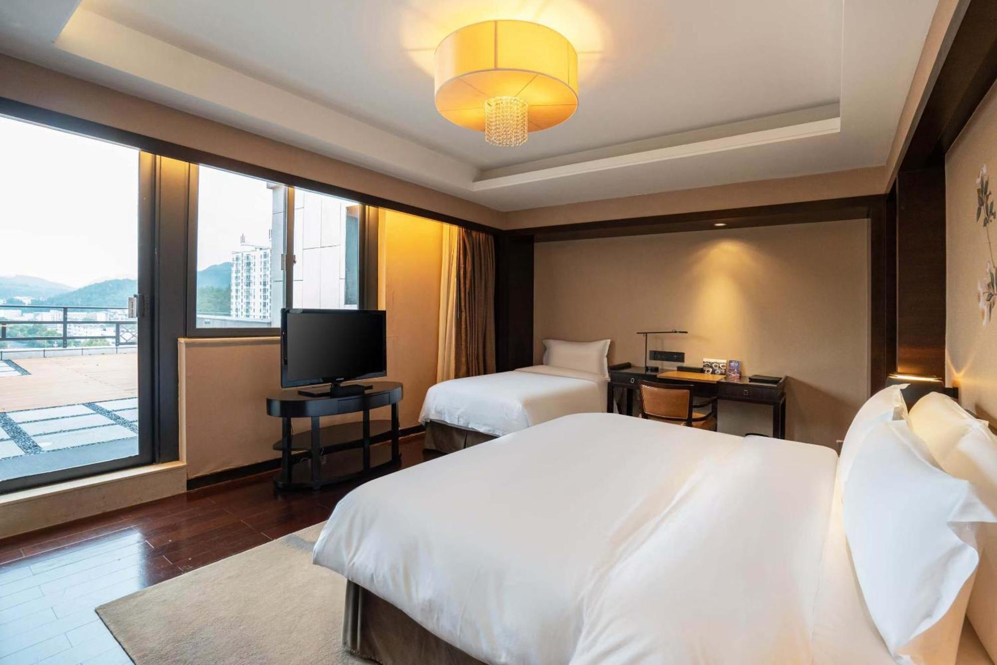 Crowne Plaza Huangshan Yucheng By Ihg Bagian luar foto